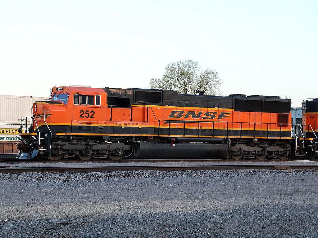 BNSF 252